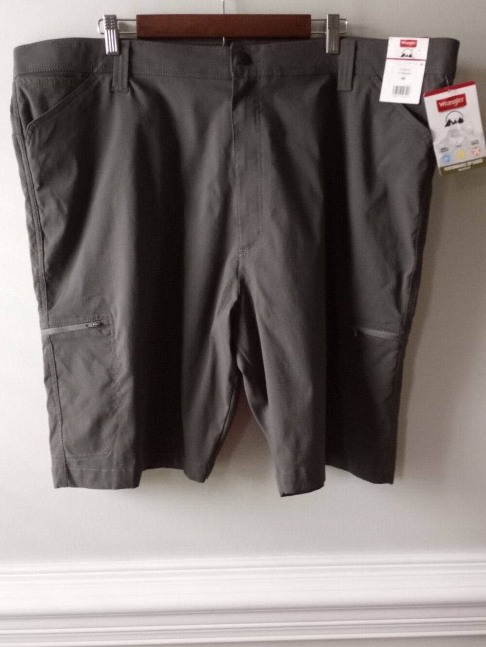 'Wrangler' Comfort Flex Cargo Short Size 46 NWT